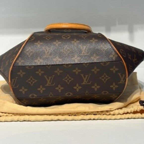 Louis Vuitton Handbag - Picture 4 of 8
